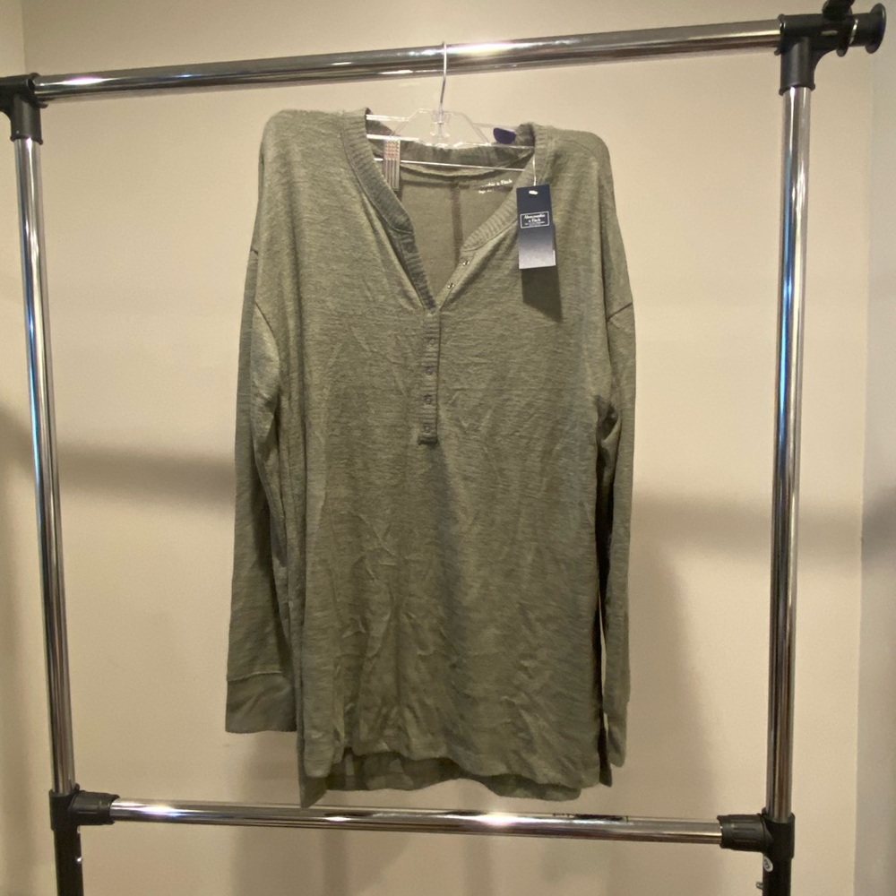 NWT Abercrombie & Fitch Sweater